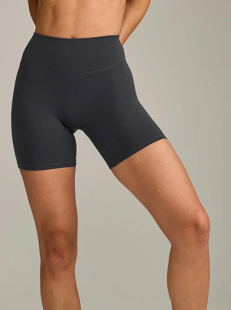 Pre-order sculpt Shorts 4.5”